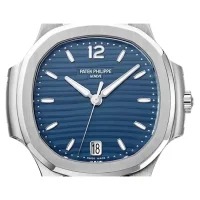 blue and stick dial of the Patek Philippe Nautilus Ladies Blue Replica