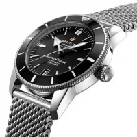 black and stick dial of the Breitling Superocean Replica