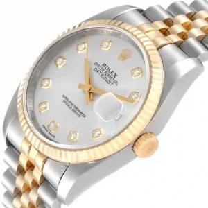 grey and yellow gold color of the watch