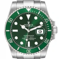 green bezel and green dial of the Rolex Submariner Hulk 116610LV Green Dial Replica