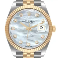 MOP dial of the Mother Of Pearl Rolex Replica