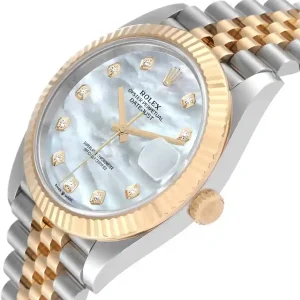 Yellow gold bezel of the watch