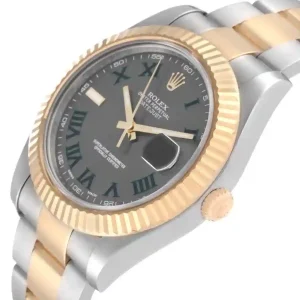 Yellow Gold bezel of the watch